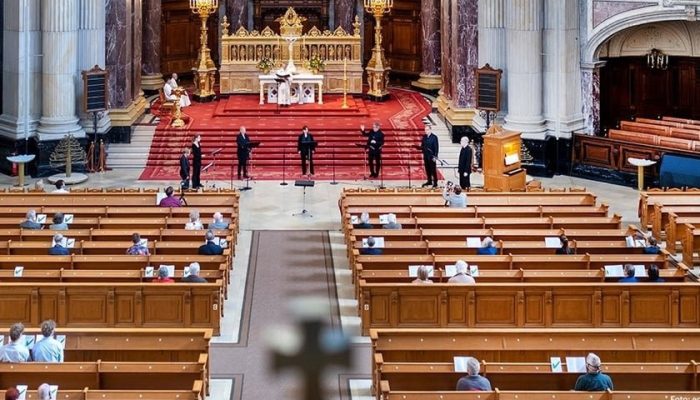 Culto na Igreja Evangélica da Alemanha (EKD). (Foto: Reprodução / Facebook)