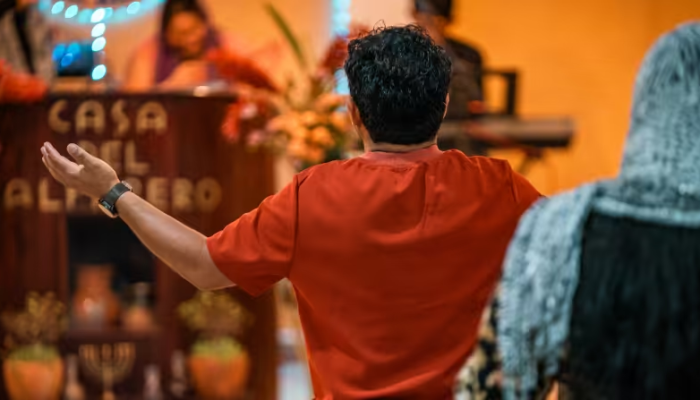 CristÃ£os durante culto no MÃ©xico (Foto representativa: Portas Abertas)