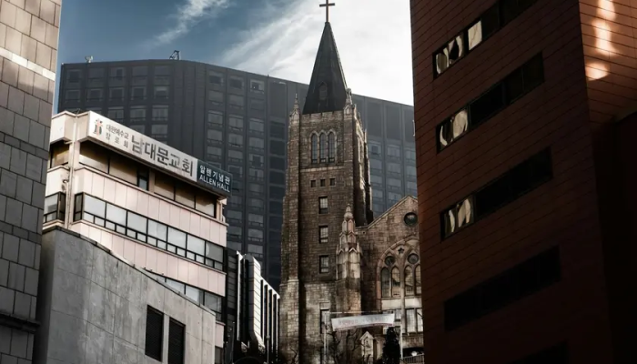 Igreja Presbiteriana Namdaemun, em Seul, Coreia do Sul. (Foto: Guillermo Pérez/Unsplash)
